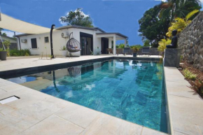 Le Beau Vallon 1- Villa Standing - Jacuzzi privée - Piscine chauffée